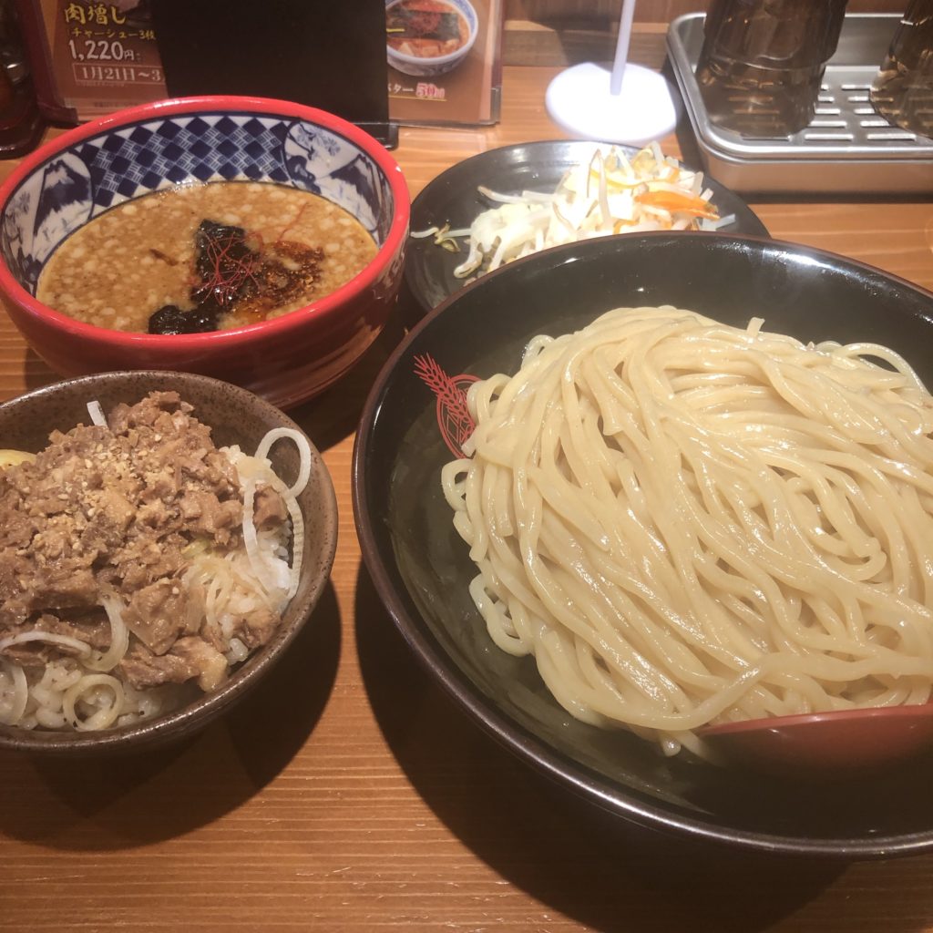 【食レポ】三田製麺所で期間限定の濃厚魚介味噌つけ麺を食べてきた。
